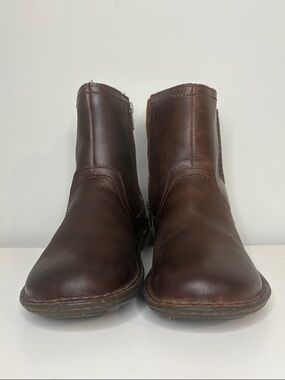 UGG Brown Leather Women's Ankle Booties
